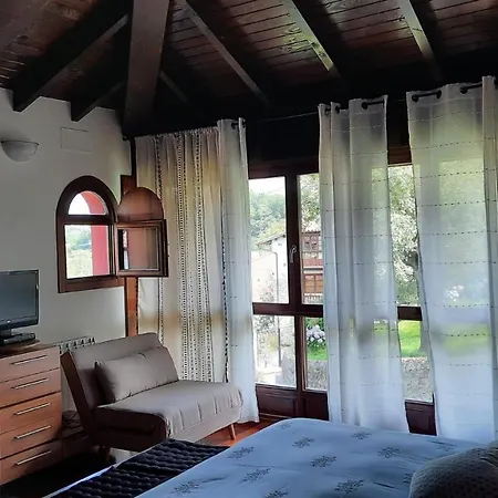 La Casa De Abajo