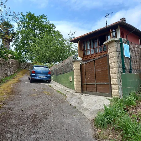 La Casa De Abajo