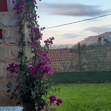 La Casa De Abajo Holiday home *