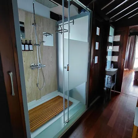 La Casa De Abajo Nyaraló *