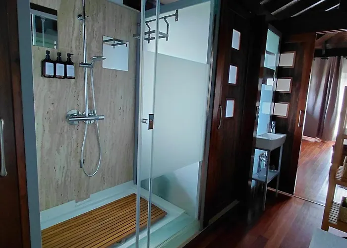 La Casa De Abajo Nyaraló