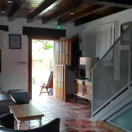 La Casa De Abajo *